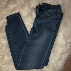 American Eagle high rise Jeans!!!
